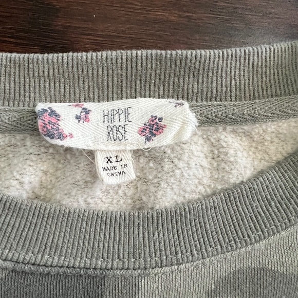 Hippie Rose Lightweight Crewneck Camouflage Sweatshirt Sz XL - Picture 4 of 8